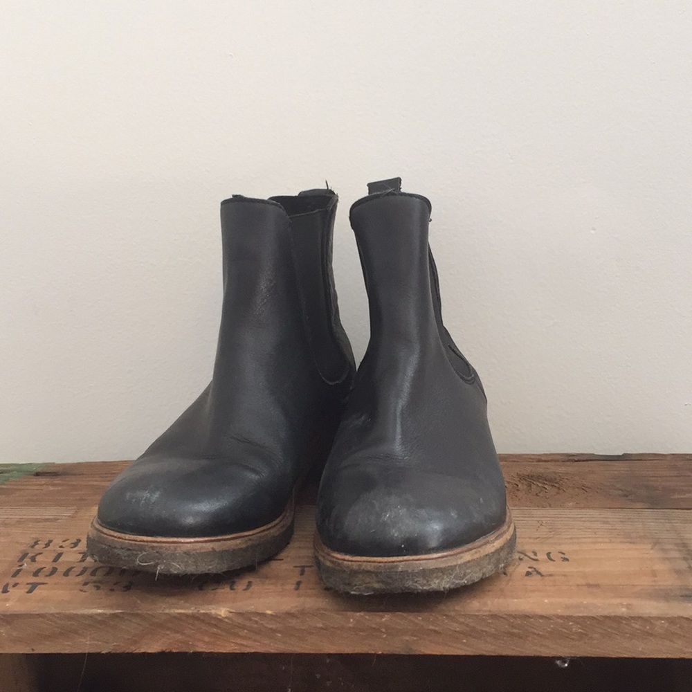 Black Chelsea boots